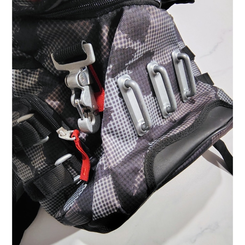 Oakley Kitchen Sink Tactical Field Gear Backpack Bag Digicam Camo Y2K - Picture 10 of 16